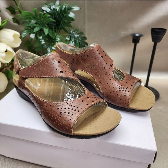 NIB ROMIKA SANDALS - Picture 4 of 11